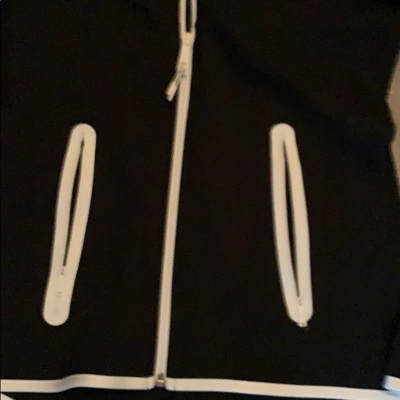 Nike jacket. - Picture 4 of 4